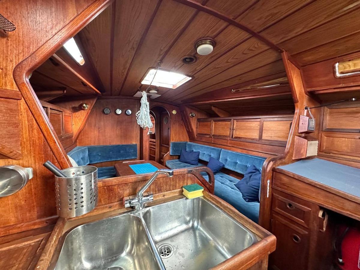 Unique Wooden Sail Yacht + 2 Bikes Included! Hotell Sant Adria de Besos Eksteriør bilde