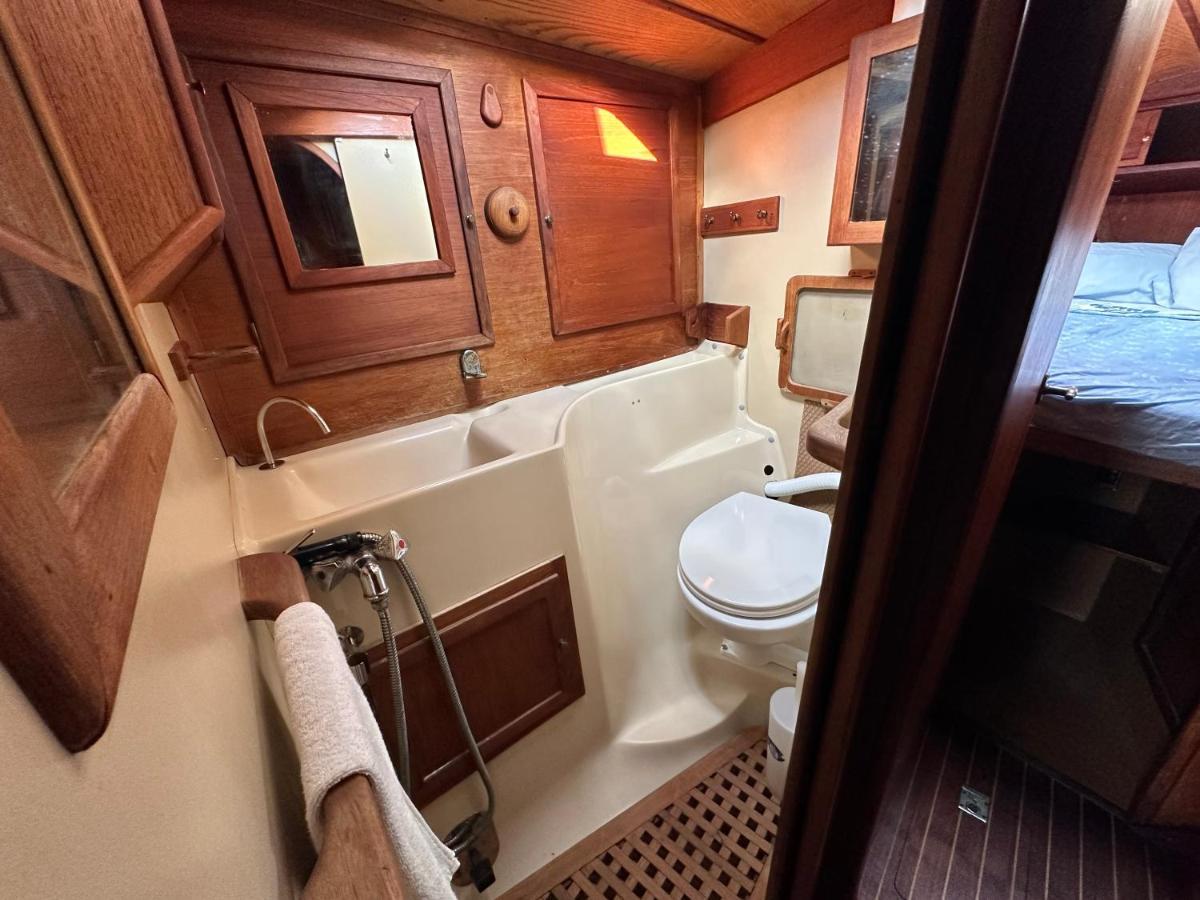 Unique Wooden Sail Yacht + 2 Bikes Included! Hotell Sant Adria de Besos Eksteriør bilde