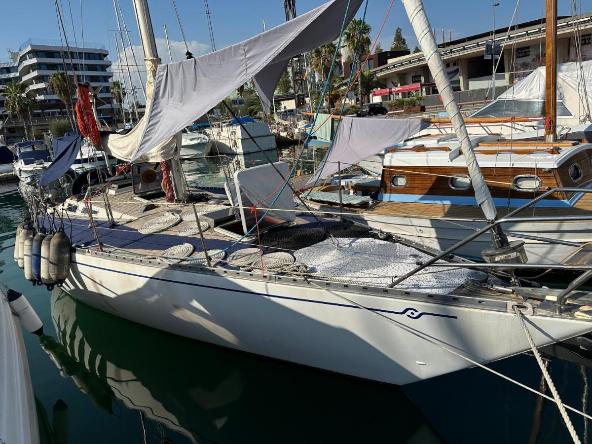 Unique Wooden Sail Yacht + 2 Bikes Included! Hotell Sant Adria de Besos Eksteriør bilde